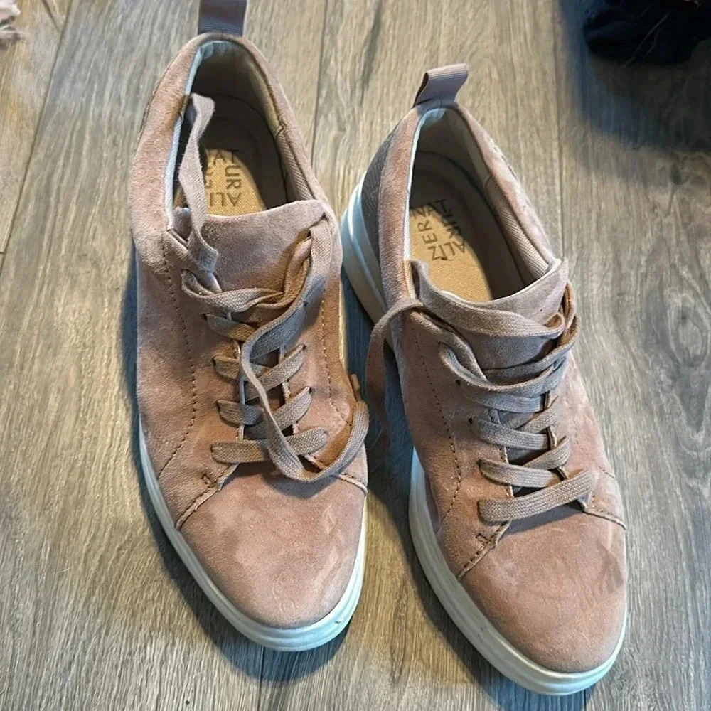 Naturalizer Sneaker Size 10 - Picture 2 of 6